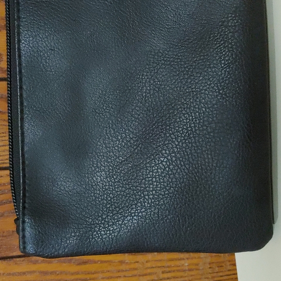 Reaction Kenneth Cole Rock and Roll Wristlet Bag - Picture 7 of 16